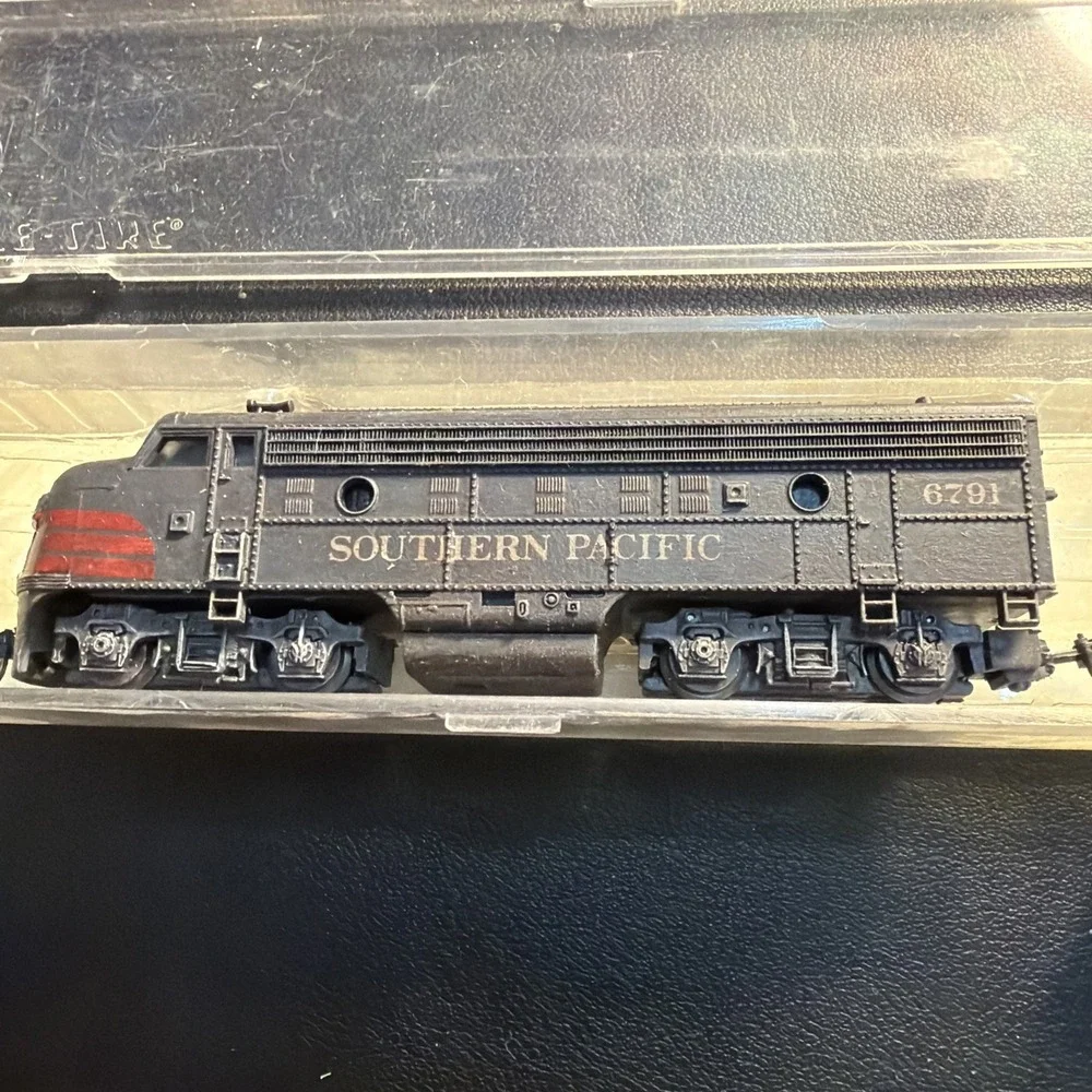Life-Like N Scale Souther Pacific F-7 Locomotive #6791